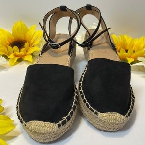 Coconuts by Matisse Wedges